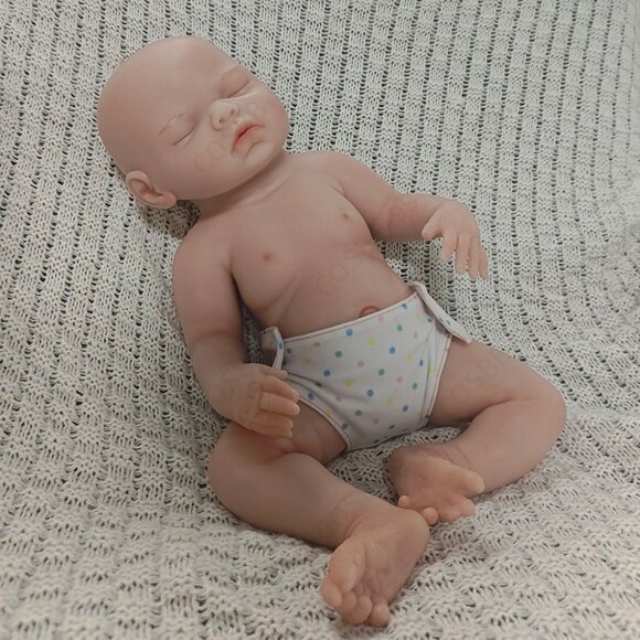 40cm Closed Eyes Platinum Silicone Sleeping Cute Newborn Reborn Baby Girl Dolls - Picture 10 of 12